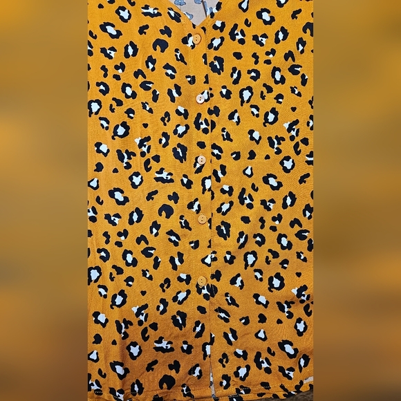 Button Down Top - Picture 3 of 7